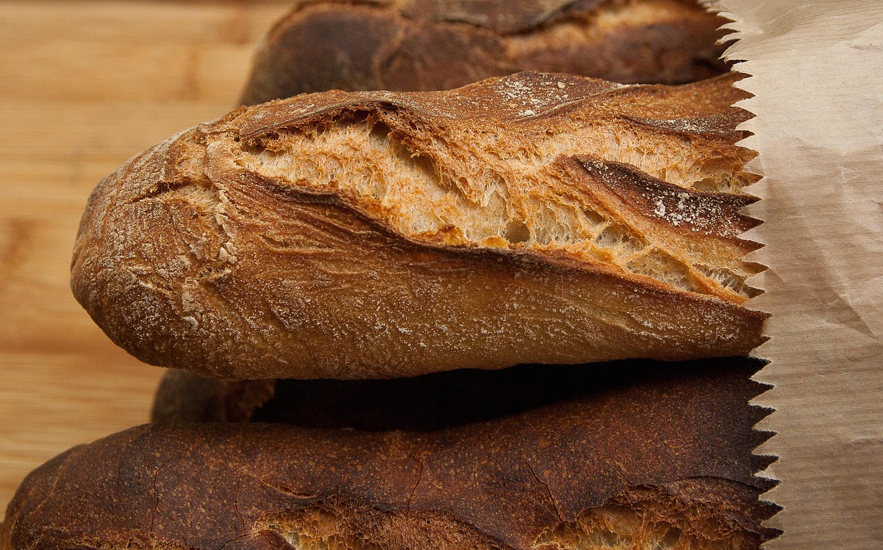 découvrez l'authenticité de la cuisine française traditionnelle, avec ses recettes classiques, ses saveurs riches et son savoir-faire culinaire transmis de génération en génération.