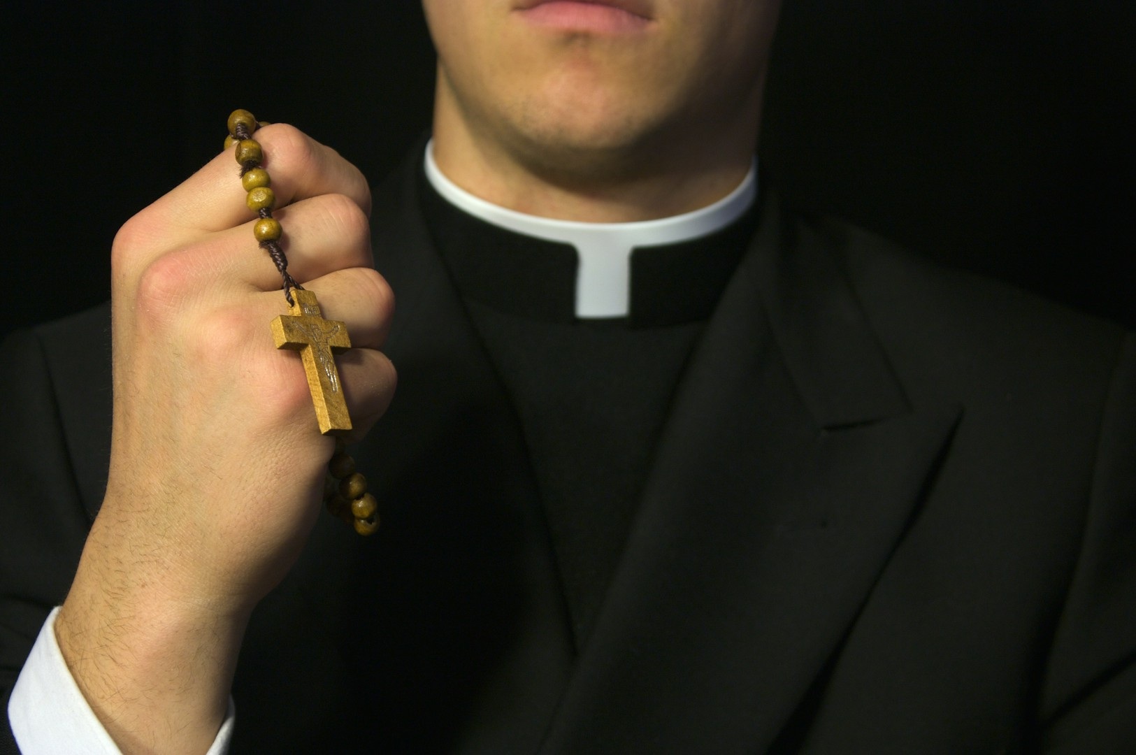 Qu’est-ce qu’une soutane? Histoire et fonctions de la tenue sacerdotale.
