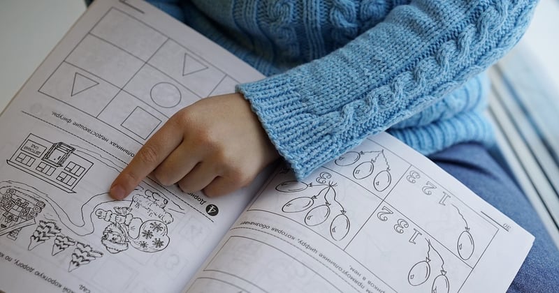Hypermétropie chez l’enfant : les signes qui doivent alerter les parents