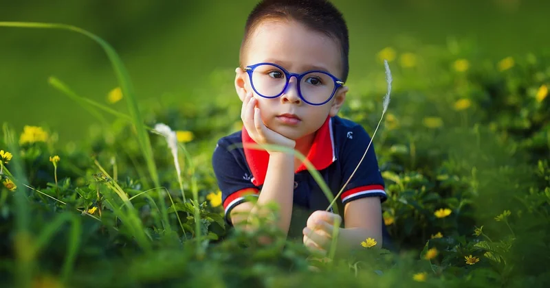 Corriger l'hypermétropie : lunettes, suivi et questions pratiques